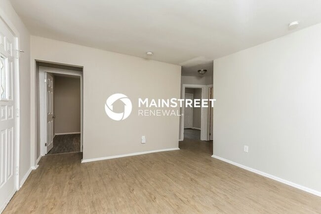 Building Photo - 5618 Davis Dr