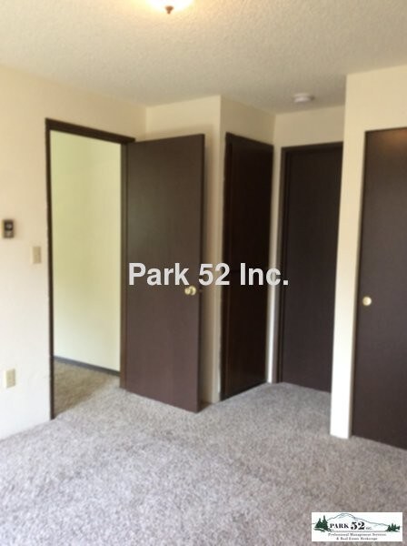 Foto del edificio - 12704 A St S