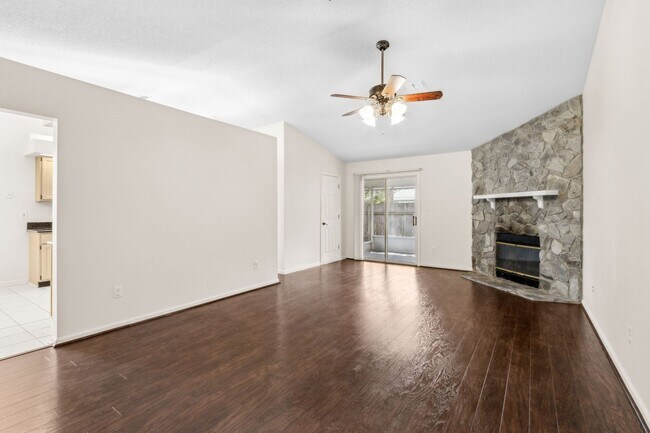 Building Photo - Charming 3BR/2BA Home on Amelia Island – C...