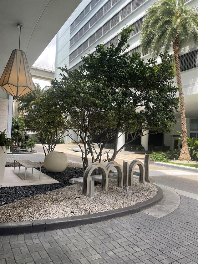 Foto principal - 92 SW 3rd St