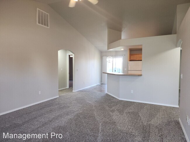 Building Photo - 4 br, 2 bath House - 339 W. Horsechestnut