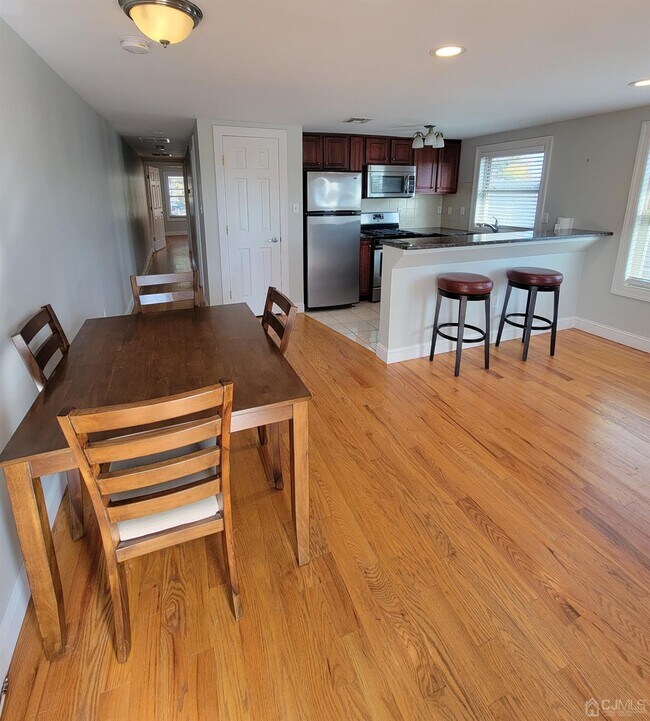 Foto del edificio - 517 New Brunswick Ave