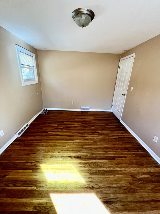 Building Photo - 51 N Seine Dr
