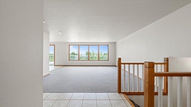 Foto del edificio - Spacious 4-Level Home with Panoramic Views for Lease – Hills West, South Richland – $2,800/mo