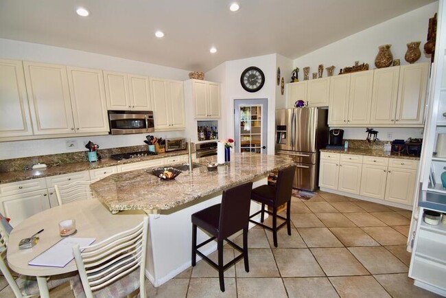 Building Photo - 11505 Swan Lake Dr