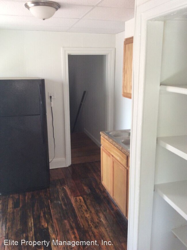 Building Photo - 3 br, 1 bath House - 907 W. College Ave., ...