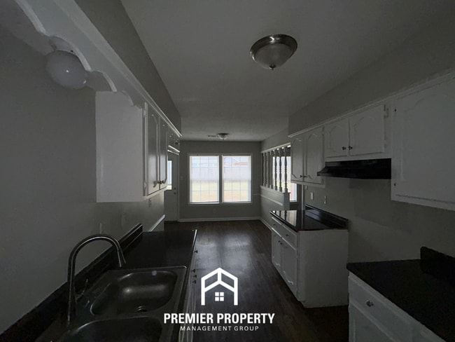 Foto del edificio - 4061 Keynon Dr