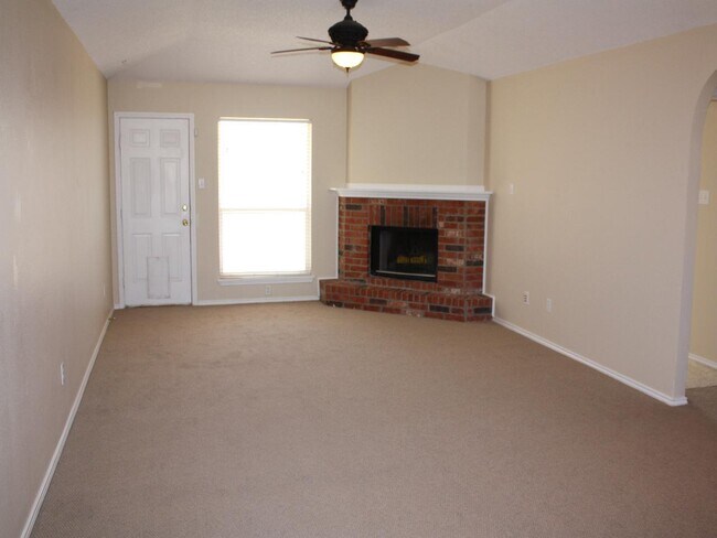 Foto del edificio - House Located Minutes From Park, School & ...