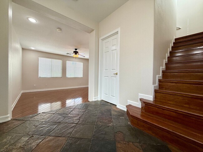 Foto del edificio - 3 Bedrooms | 2.5 Bathrooms-