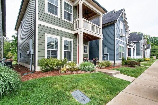 Foto del edificio - Beautiful Townhouse in Bellevue available ...