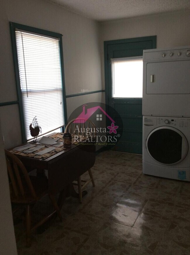 Foto del edificio - Cute 2 Bedroom Home!