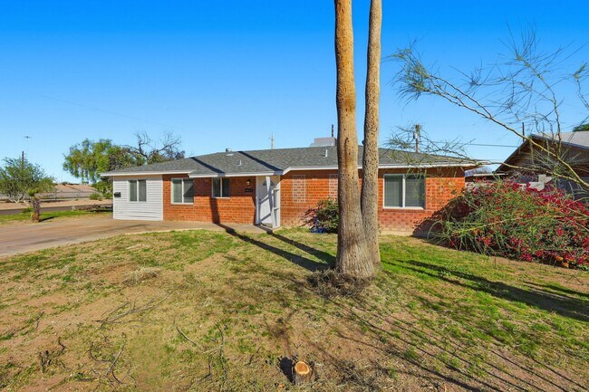 Foto del edificio - **Charming 3-bedroom, 2-bath Home**