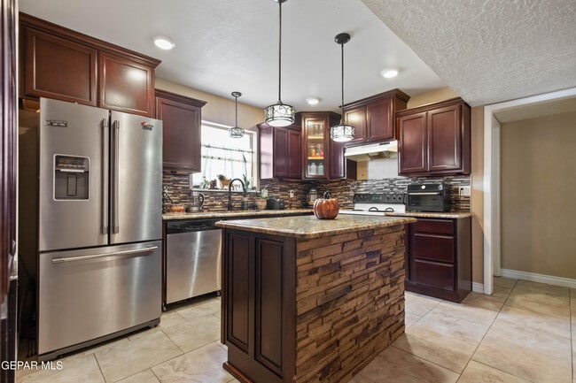 Foto del edificio - 8614 Holmsley Trail
