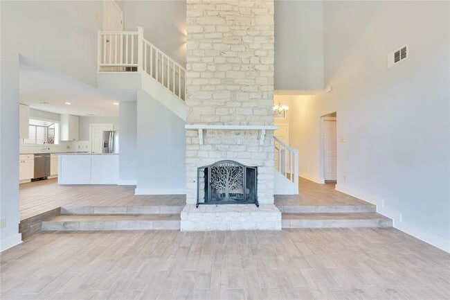 Building Photo - 6406 Cascada Dr