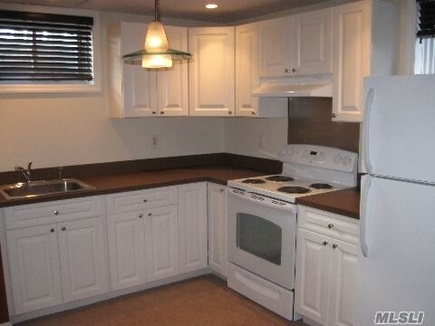 Building Photo - 22 Foxrun Ct