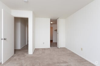 2BR, 1.5BA - Mission Hills