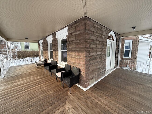 Foto del edificio - 120 Clinton Ave