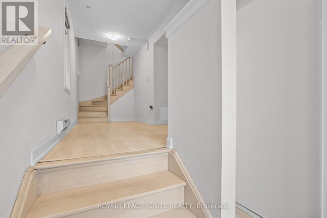 Photo du bâtiment - 1865 Pickering Pkwy