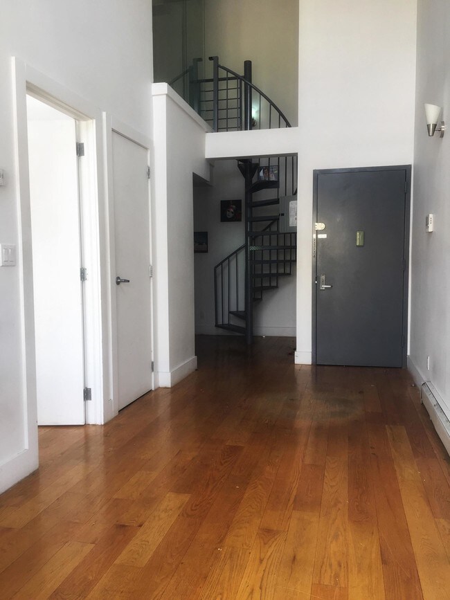Building Photo - 39 Troutman Street