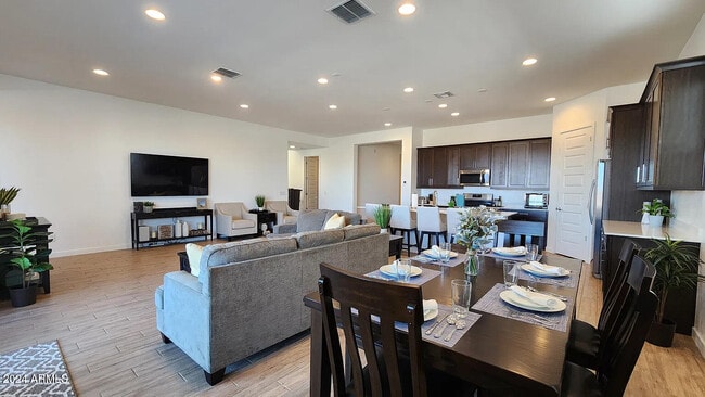 Foto del edificio - 2874 E Magdalena Dr