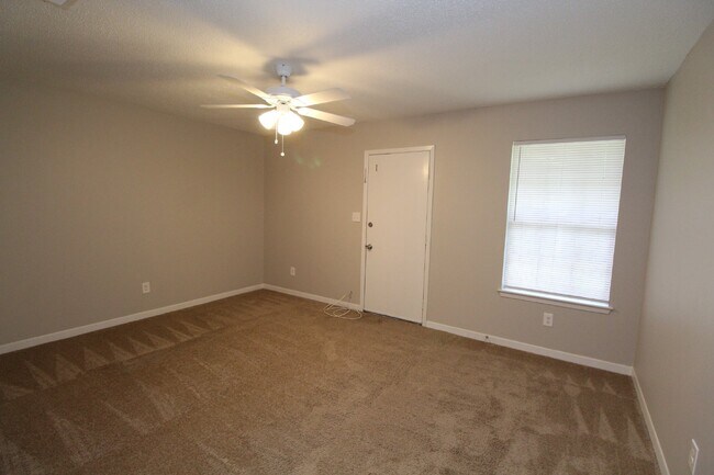 Foto del edificio - Nice 2 bedroom 1 bathroom duplex in West P...