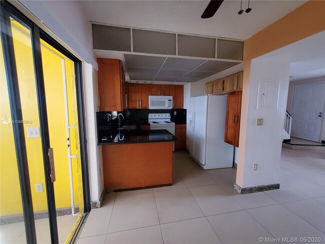 Foto del edificio - 1701 W 42nd Pl