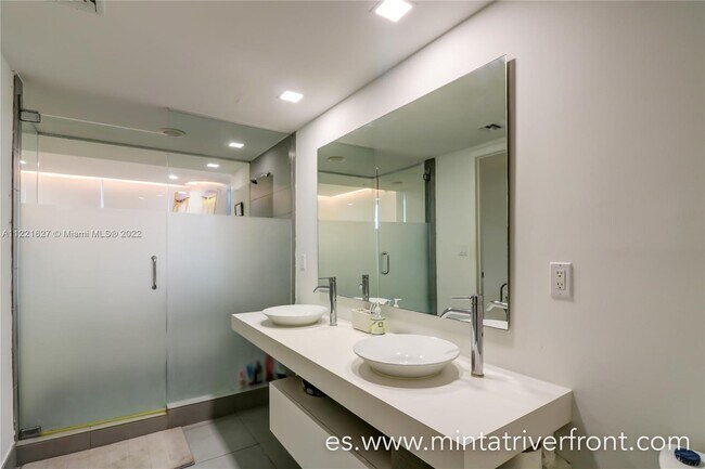 Foto del edificio - 92 SW 3rd St