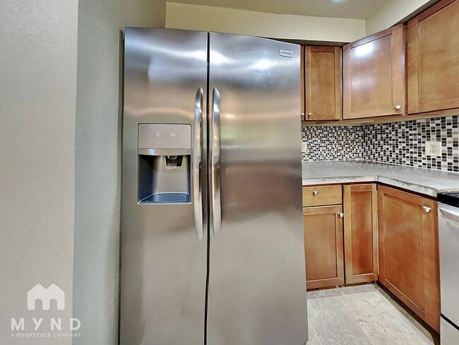 Foto del edificio - 2002 S Helena St