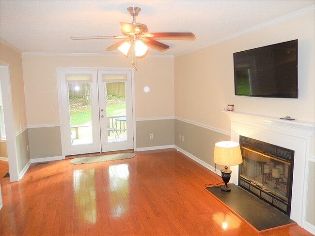 Building Photo - 321 Amherst Creek Dr