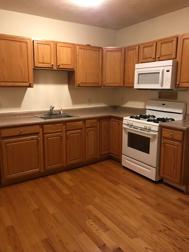 Building Photo - 171 Andover St