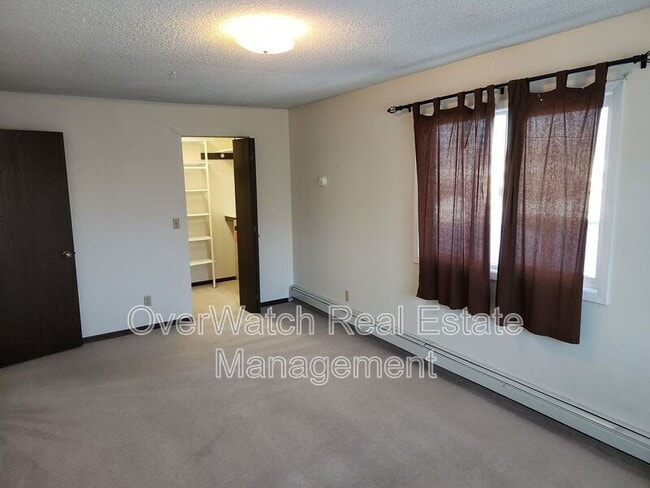 Building Photo - 1545 Northview Dr