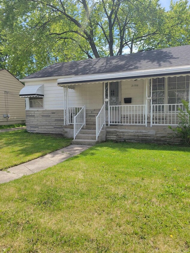 Primary Photo - 21700 Alger St