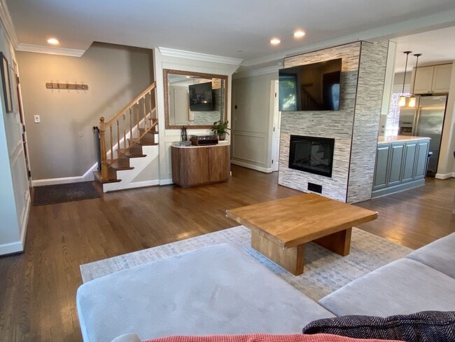 Building Photo - Charming 4Bed/2Bath in Pikesville Neighbor...