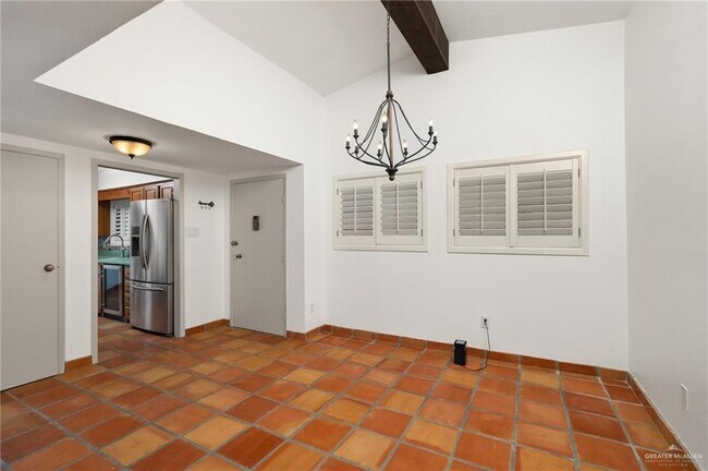 Building Photo - 15 W Dallas Ave