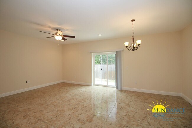 Foto del edificio - 3 Bedroom Townhouse in The Palm Reserve
