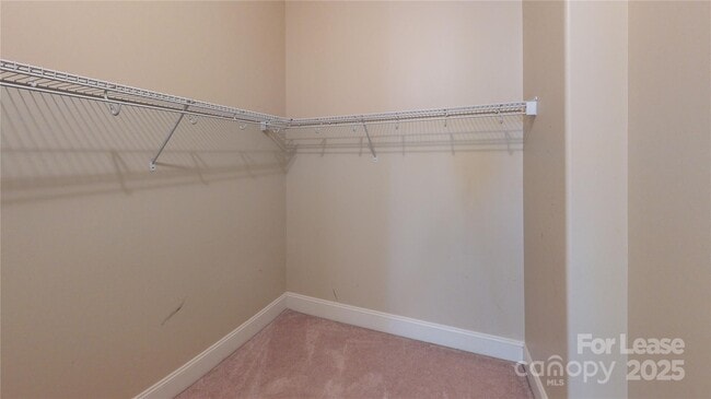 Foto del edificio - 4620 Piedmont Row Dr