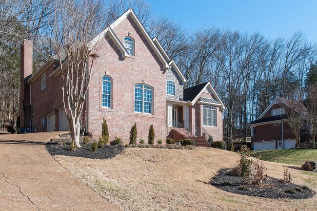 Building Photo - Unfurnished 4 Bedroom Executive Home in Ga...
