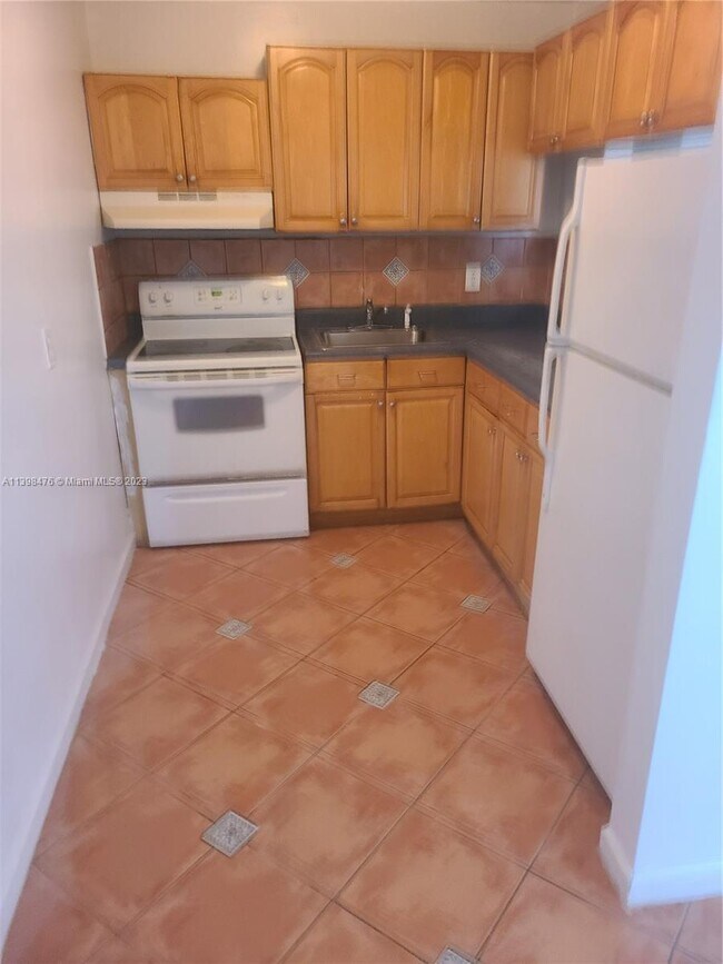 Building Photo - 2838 Madison St