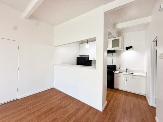 Foto del edificio - Great location!