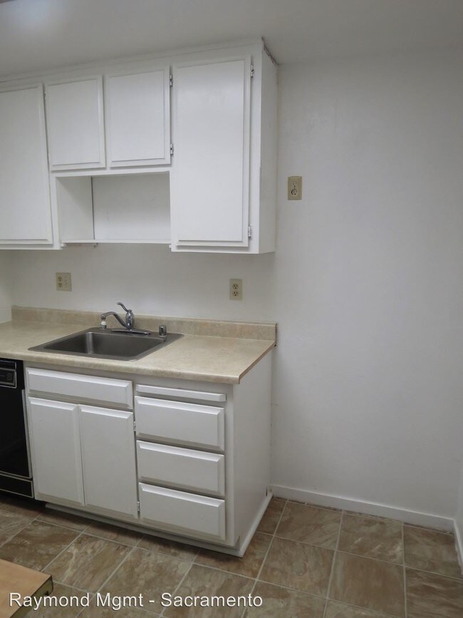 Building Photo - 7413-7415 Tierra Way