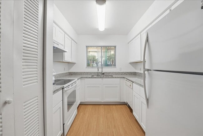 Foto del edificio - 3568 Aristotle Ave