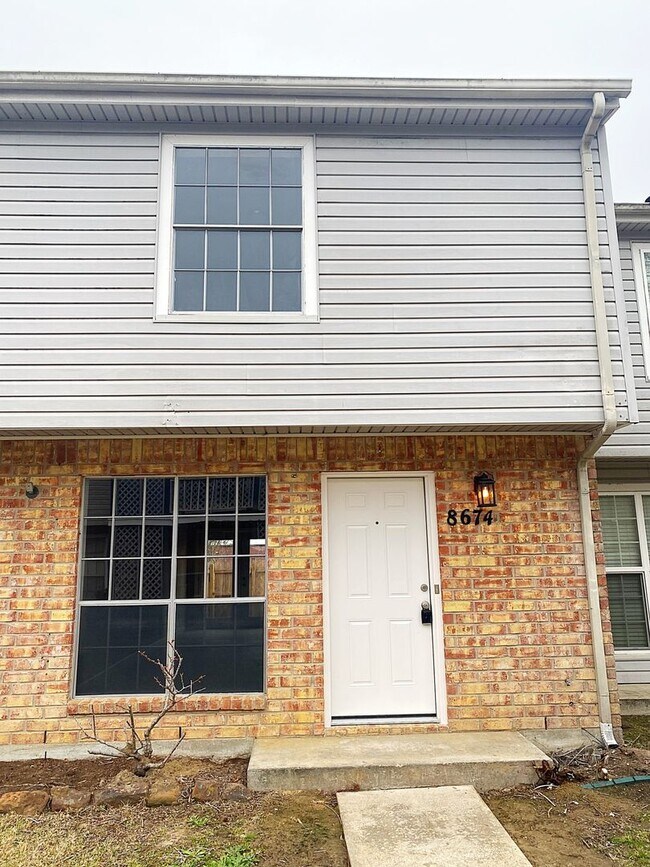 Building Photo - 8674 Glen Meadow Ln