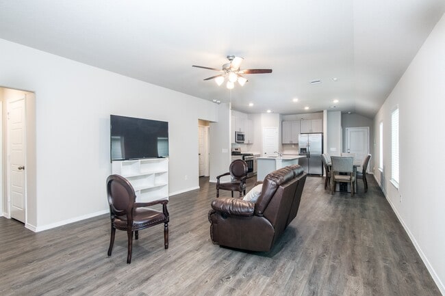 Building Photo - 11599 Lazy Oak Crk Dr