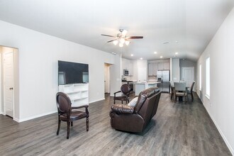 Building Photo - 11599 Lazy Oak Crk Dr