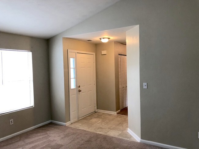Building Photo - BEAUTIFUL 3 BED/2BATH IN FOX CHASE!