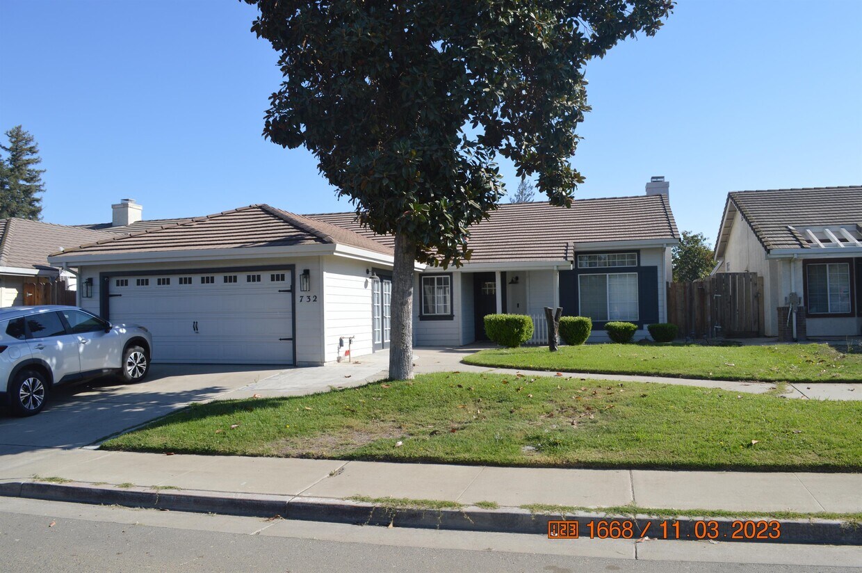 Foto principal - 732 Dwight Way