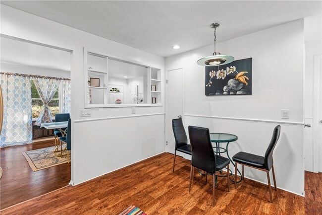 Building Photo - 271 Crockett Dr