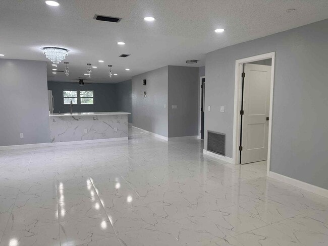 Foto del edificio - 1900 Manor Cir SE