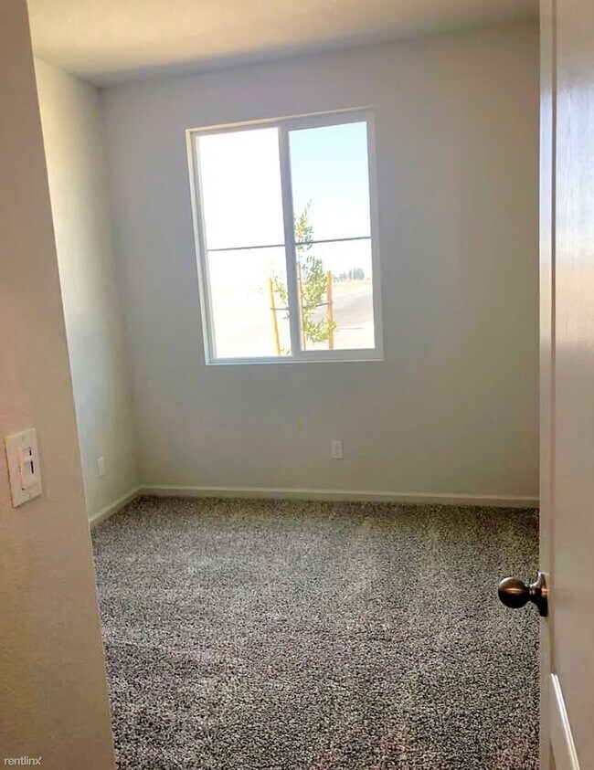 Foto del edificio - 4 br, 2 bath House - 3198 Feather Road