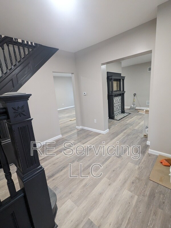 Building Photo - 906 Quaill Ave